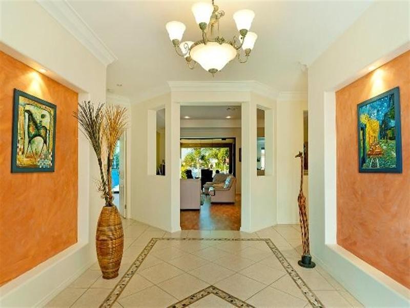 18 Calmwater Crescent, Helensvale QLD 4212