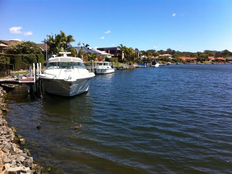 17 Westlake Court, Helensvale QLD 4212