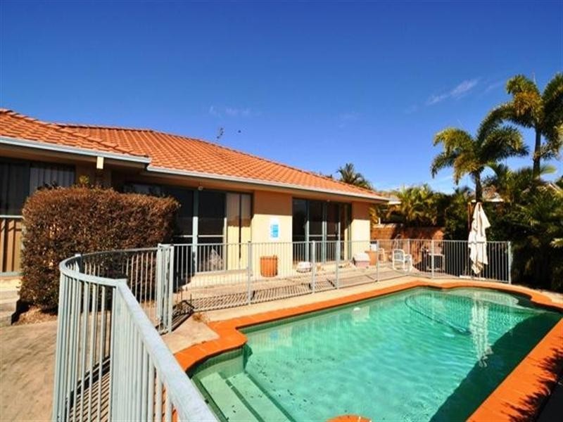 17 Westlake Court, Helensvale QLD 4212