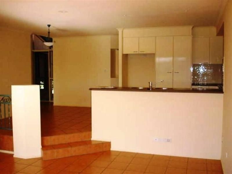 17 Westlake Court, Helensvale QLD 4212