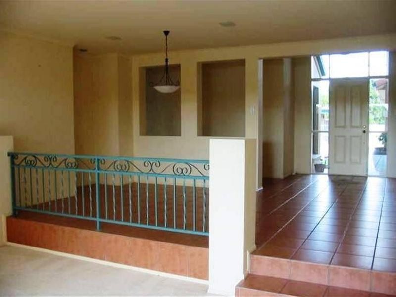 17 Westlake Court, Helensvale QLD 4212