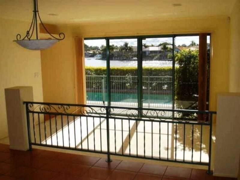 17 Westlake Court, Helensvale QLD 4212