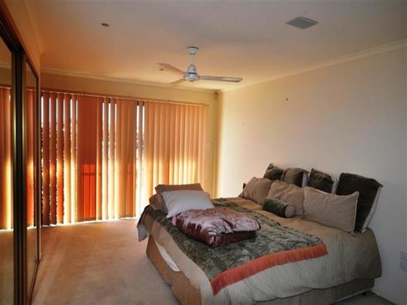 17 Westlake Court, Helensvale QLD 4212