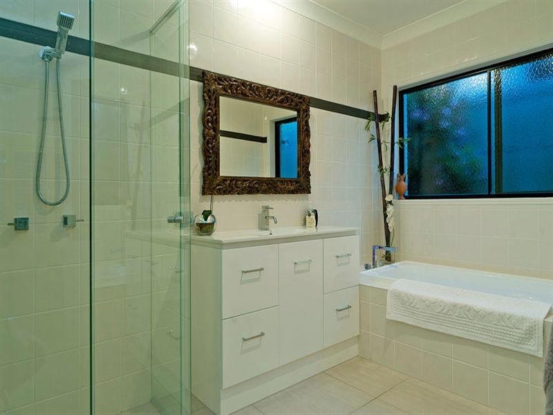 34 Chindrina Street, Hope Island QLD 4212