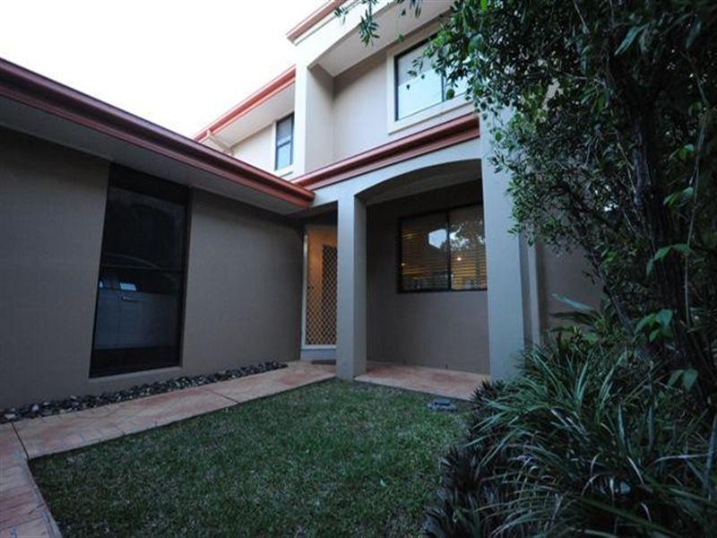 13/23 Santa Barbara Road, Hope Island QLD 4212