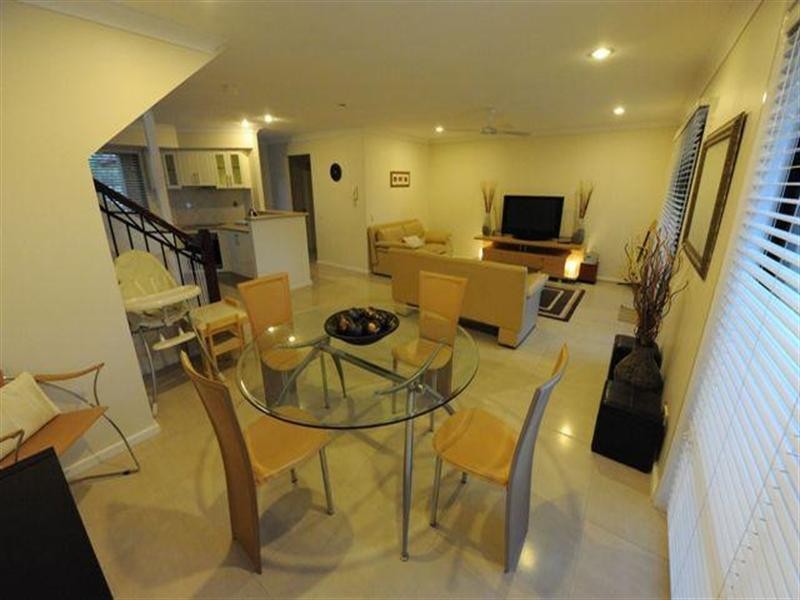13/23 Santa Barbara Road, Hope Island QLD 4212