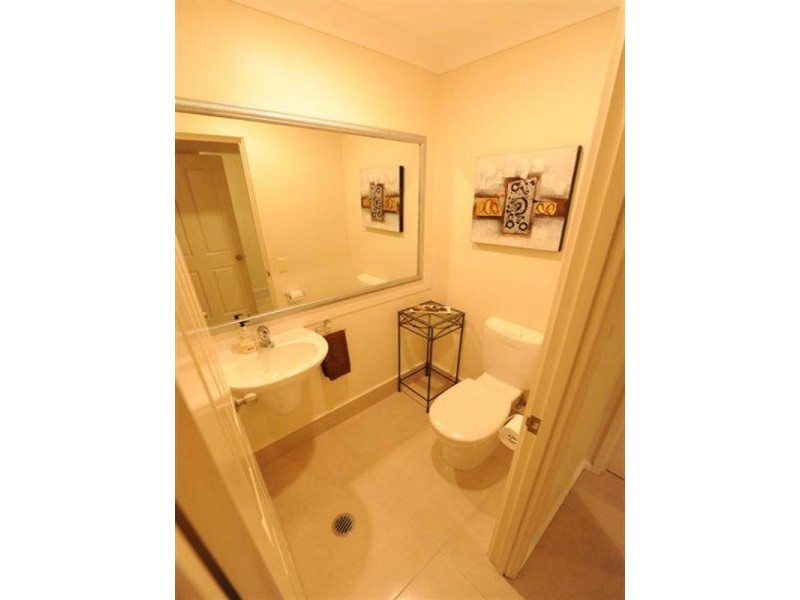 13/23 Santa Barbara Road, Hope Island QLD 4212