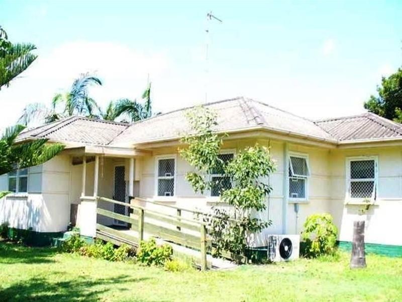 4 Meyer Street, Southport QLD 4215