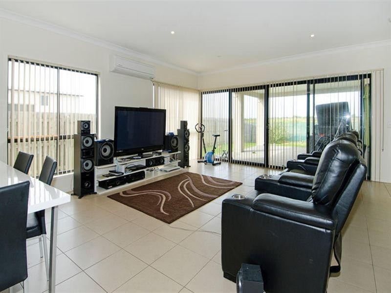 98 19 Santa Barbara Road, Hope Island QLD 4212