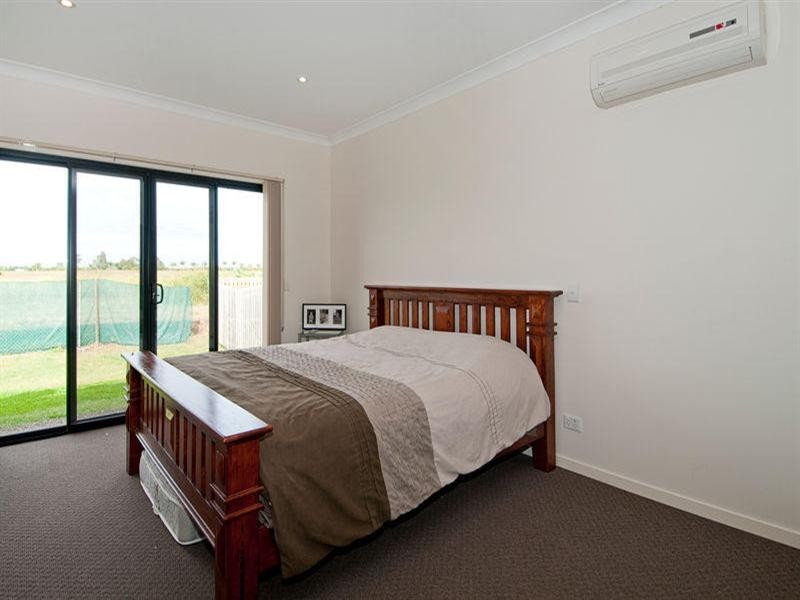 98 19 Santa Barbara Road, Hope Island QLD 4212