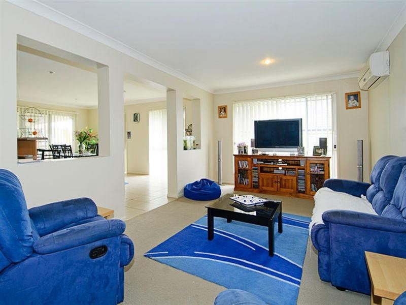 37 Billinghurst Crescent, Upper Coomera QLD 4209