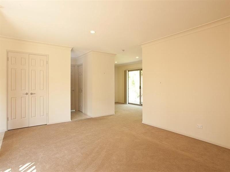 88 California Drive, Oxenford QLD 4210