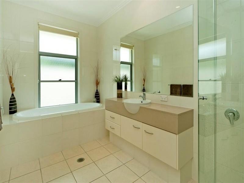 2357 Belmont Court, Hope Island QLD 4212