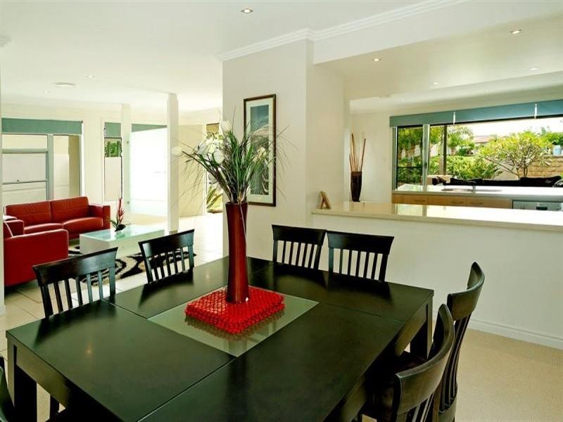 2357 Belmont Court, Hope Island QLD 4212