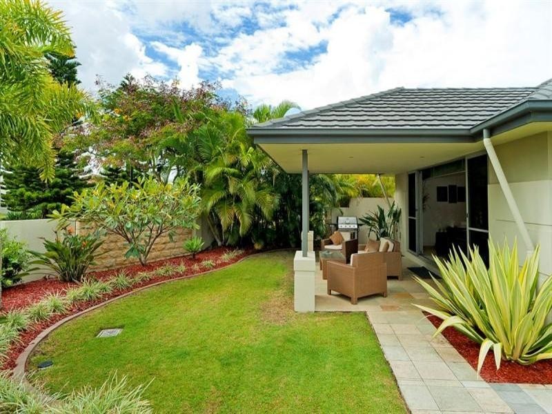 2357 Belmont Court, Hope Island QLD 4212