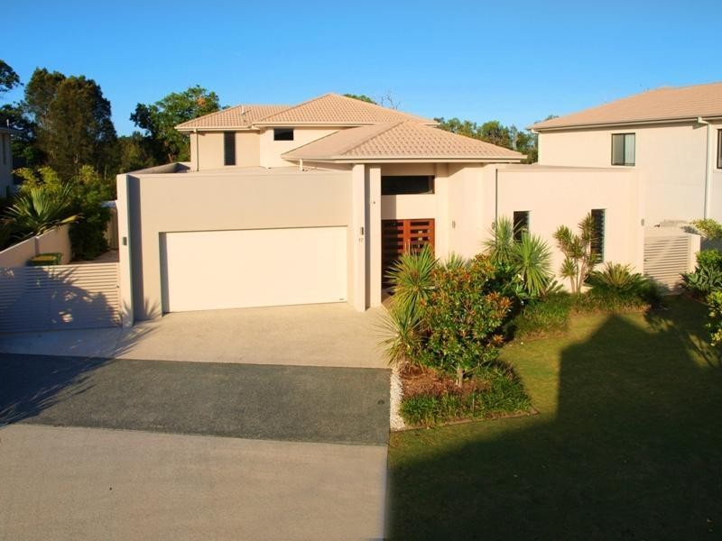 17 Parkview Place, Hope Island QLD 4212
