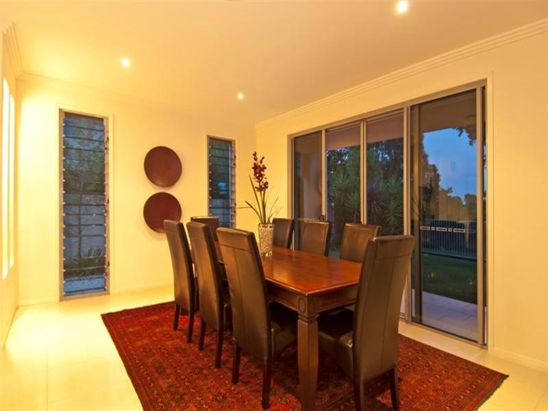 17 Parkview Place, Hope Island QLD 4212