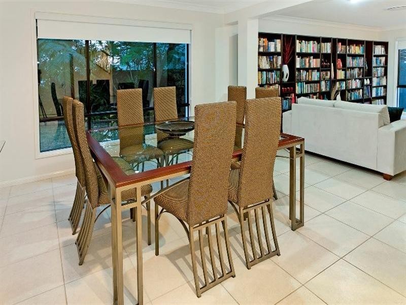 14 Pipers Point, Helensvale QLD 4212