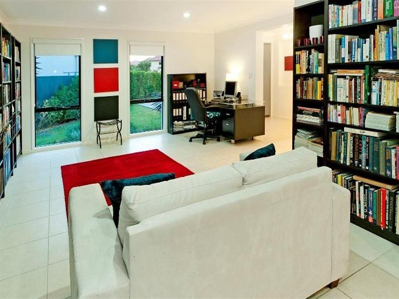 14 Pipers Point, Helensvale QLD 4212