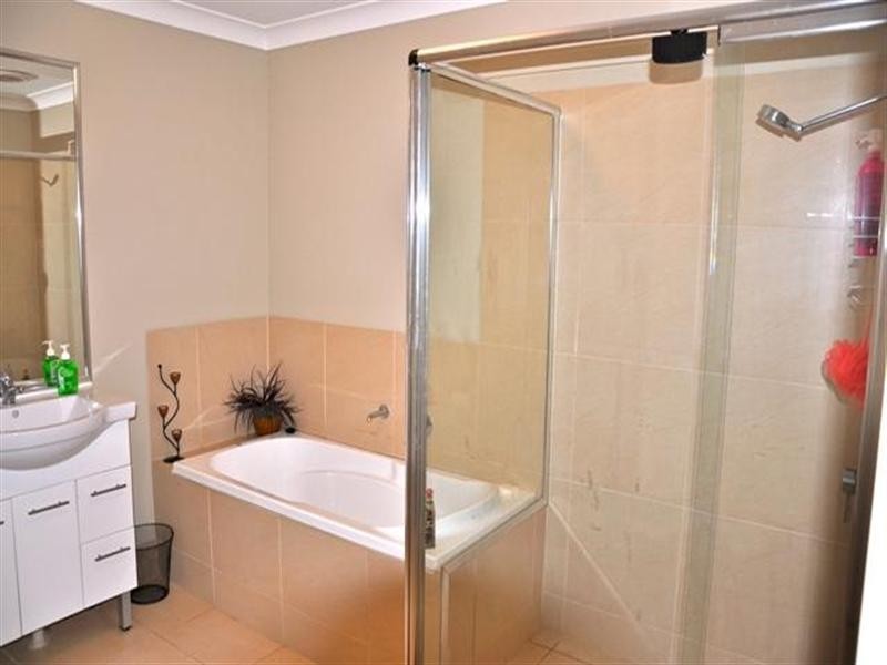 1/4 Candlebark Circuit, Upper Coomera QLD 4209