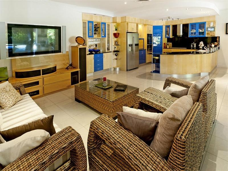 3185 Riverleigh Drive, Hope Island QLD 4212