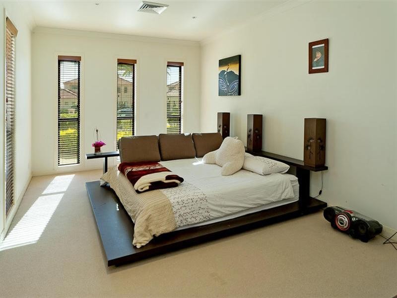 3185 Riverleigh Drive, Hope Island QLD 4212