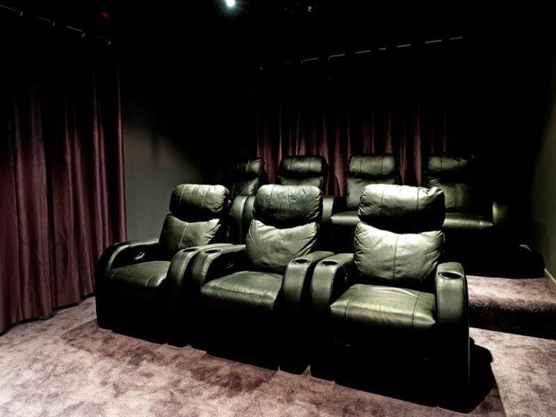 9126 Peter Senior Drive, Hope Island QLD 4212