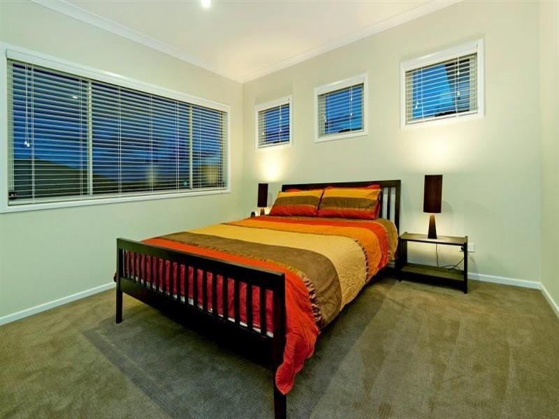 9126 Peter Senior Drive, Hope Island QLD 4212