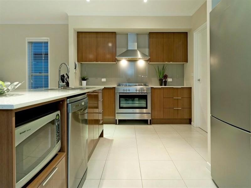 9126 Peter Senior Drive, Hope Island QLD 4212