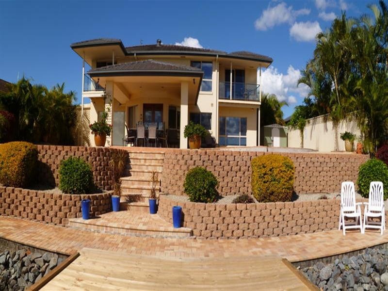 52 Lakeshore Drive, Helensvale QLD 4212