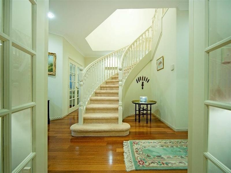 52 Lakeshore Drive, Helensvale QLD 4212