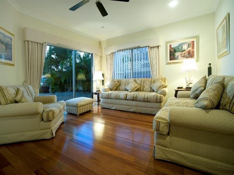 52 Lakeshore Drive, Helensvale QLD 4212