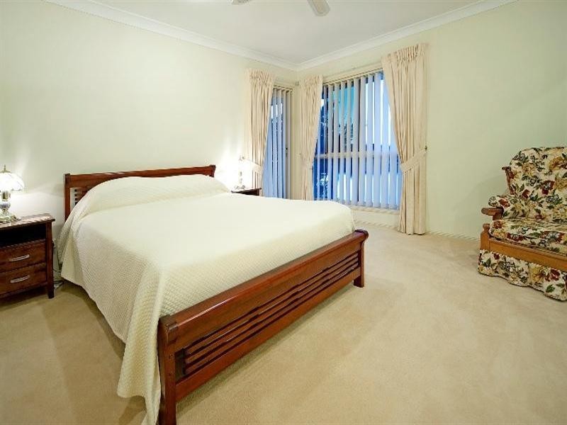 52 Lakeshore Drive, Helensvale QLD 4212