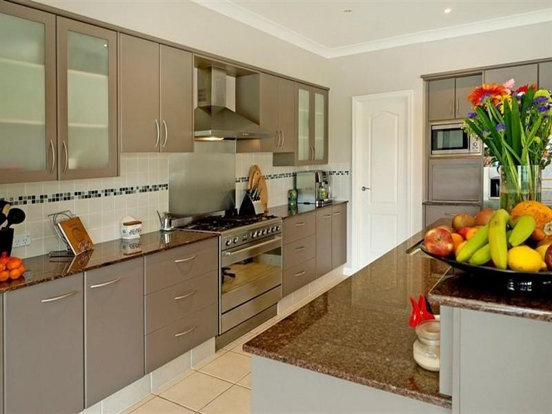 2142 Beaufort Way, Hope Island QLD 4212