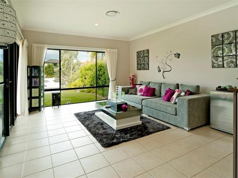 2142 Beaufort Way, Hope Island QLD 4212