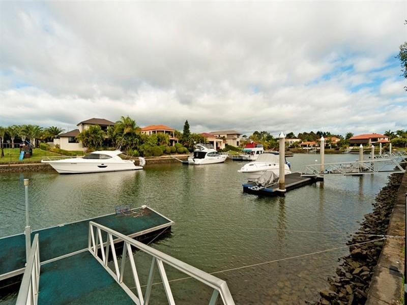2142 Beaufort Way, Hope Island QLD 4212