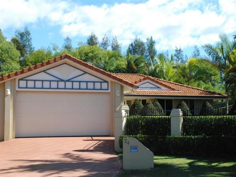 24 Rosswood Court, Helensvale QLD 4212