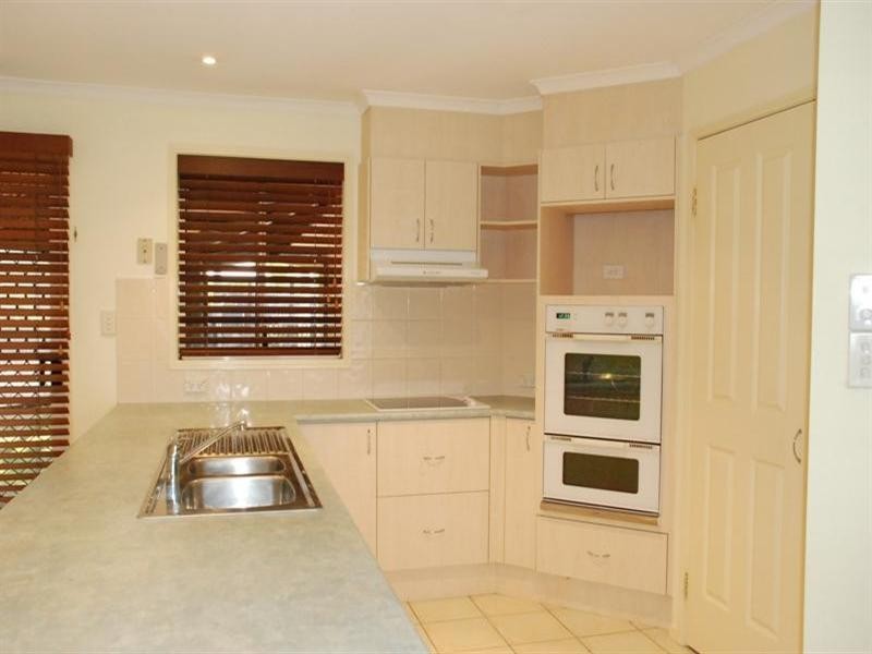 24 Rosswood Court, Helensvale QLD 4212