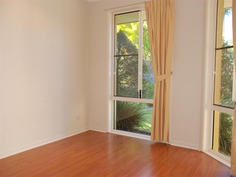 24 Rosswood Court, Helensvale QLD 4212