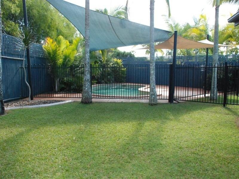 24 Rosswood Court, Helensvale QLD 4212