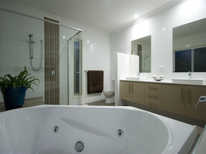 29 Rhodium Drive, Hope Island QLD 4212