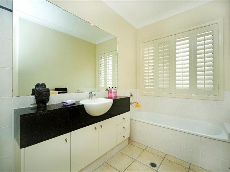 39 Lee-Anne Crescent, Helensvale QLD 4212