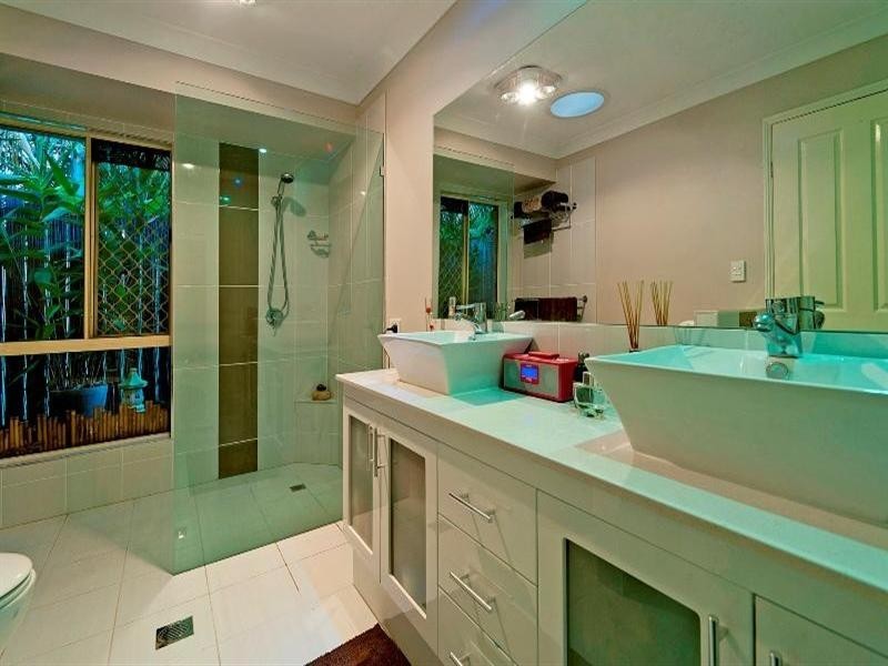 4 Arlene Park Terrace, Helensvale QLD 4212