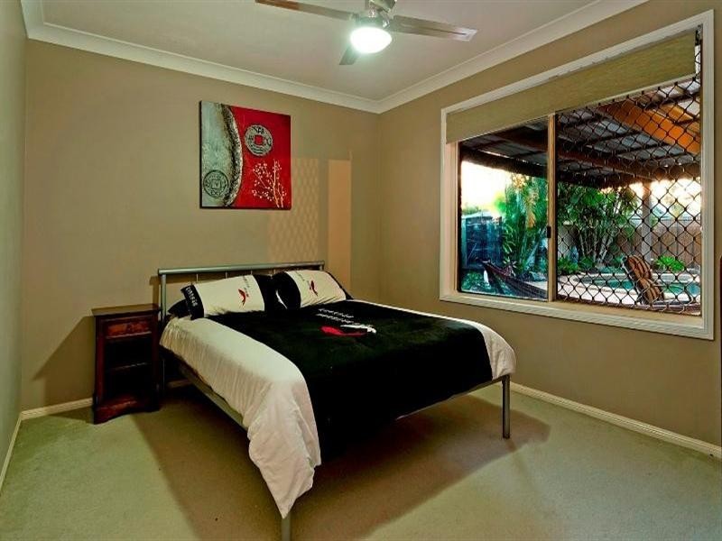 4 Arlene Park Terrace, Helensvale QLD 4212