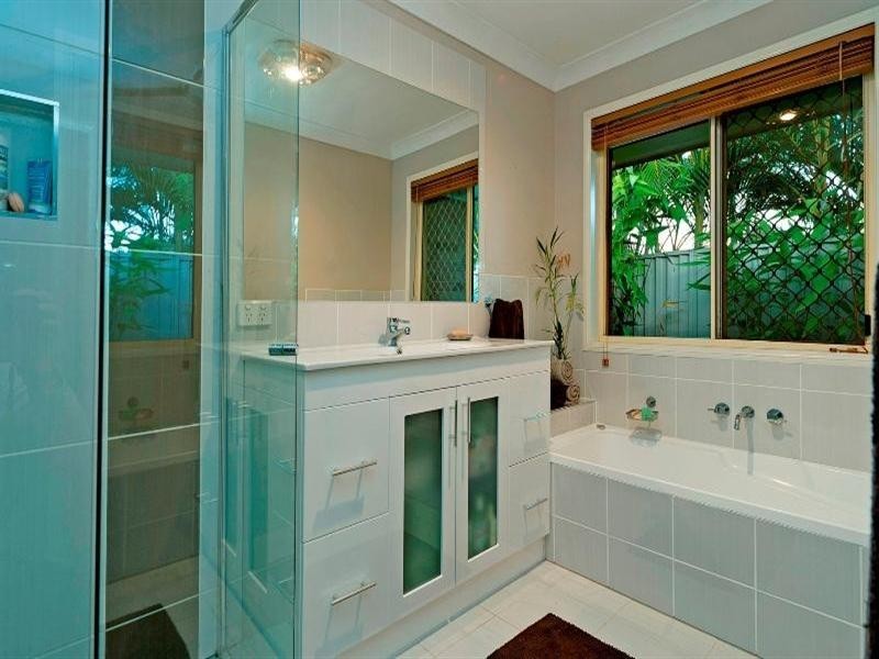 4 Arlene Park Terrace, Helensvale QLD 4212