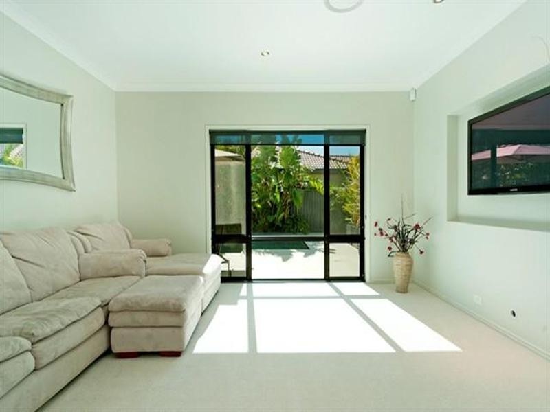 10 Lagos Court, Coombabah QLD 4216