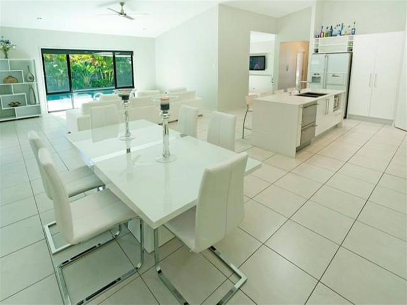 10 Lagos Court, Coombabah QLD 4216