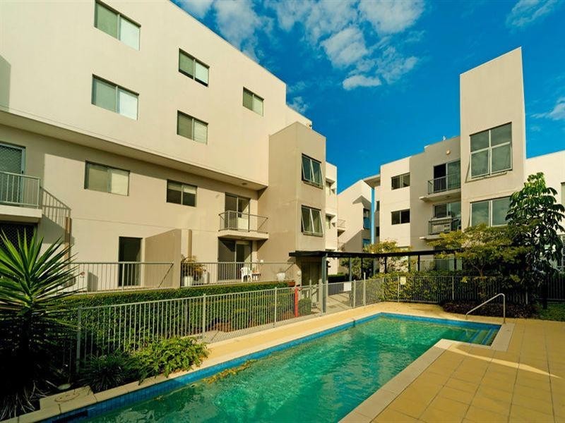 5/12 Bayview Street, Runaway Bay QLD 4216