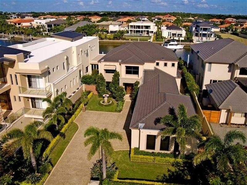 2322 Cressbrook Drive, Hope Island QLD 4212