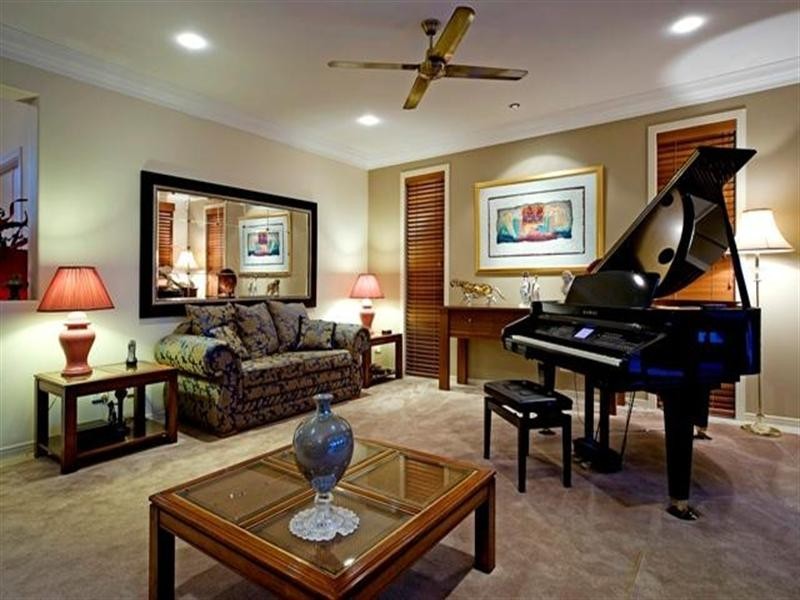 2322 Cressbrook Drive, Hope Island QLD 4212